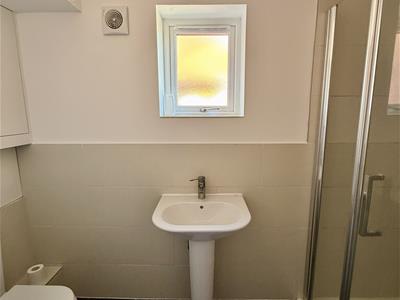 Shower Room: